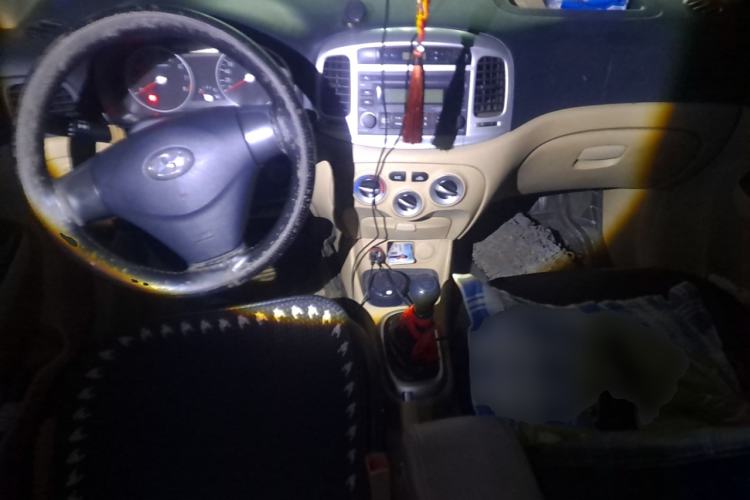 Used Hyundai Accent 2008 1.4 Manual Comfort Edition Center Console
