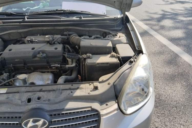 Used Hyundai Accent 2008 1.4 Automatic Comfort Edition Engine Bay Left