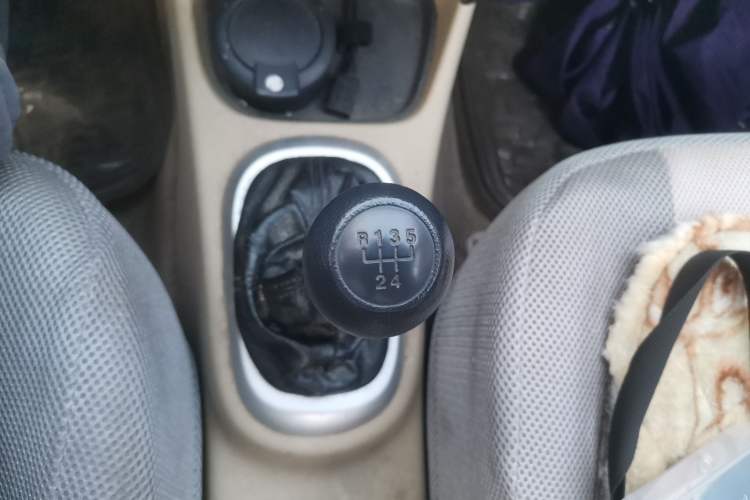 Used Hyundai Accent 2008 1.4 Manual Comfort Edition Gear Lever