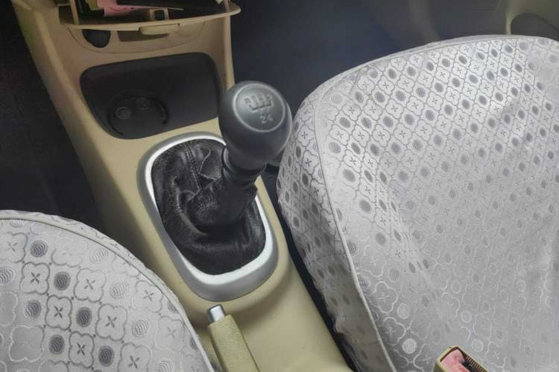 Used Hyundai Accent 2008 1.4 Manual Comfort Edition Gear Lever