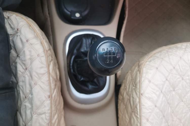 Used Hyundai Accent 2008 1.4 Manual Comfort Edition Gear Lever