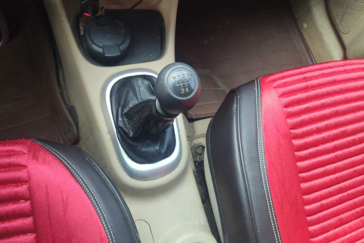 Used Hyundai Accent 2008 1.4 Manual Comfort Edition Gear Lever