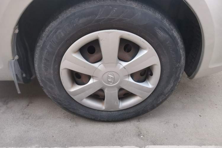 Used Hyundai Accent 2008 1.4 Manual Comfort Edition Right Front Wheel Hub