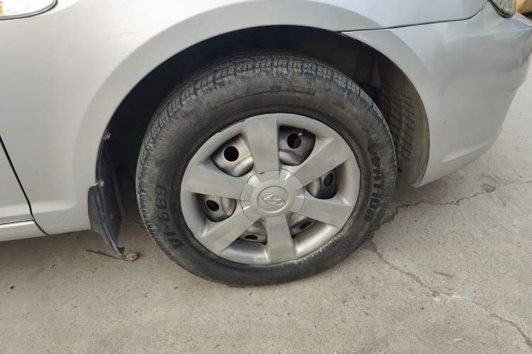 Used Hyundai Accent 2008 1.4 Manual Comfort Edition Right Front Wheel Hub