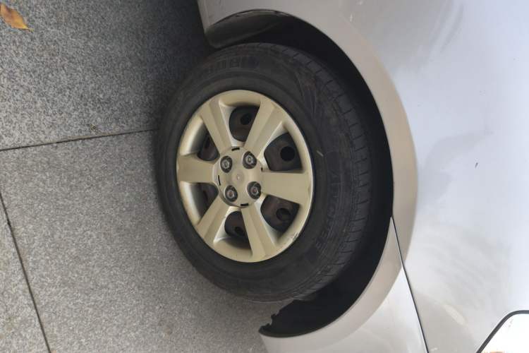 Used Hyundai Accent 2008 1.4 Manual Comfort Edition Right Front Wheel Hub