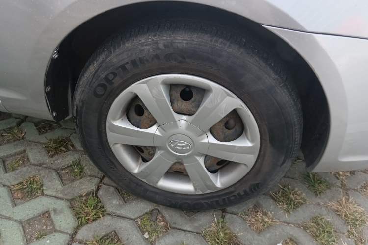Used Hyundai Accent 2008 1.4 Manual Comfort Edition Right Front Wheel Hub