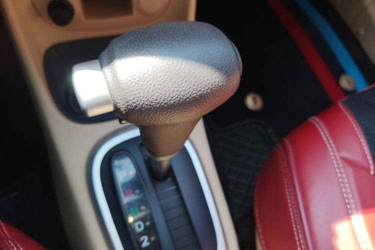 Used Hyundai Accent 2008 1.4 Automatic Comfort Edition Gear Lever
