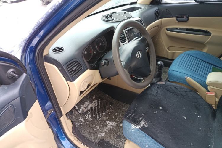 Used Hyundai Accent 2009 1.4 Manual Comfort Navigation Version Driver Seat