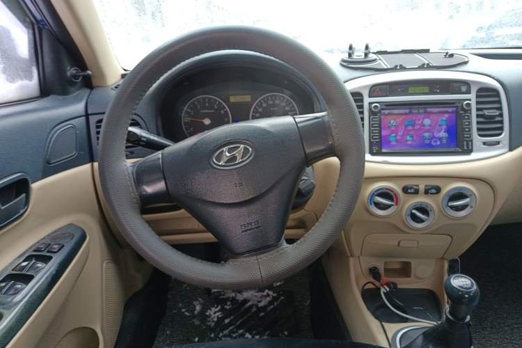 Used Hyundai Accent 2009 1.4 Manual Comfort Navigation Version Steering Wheel