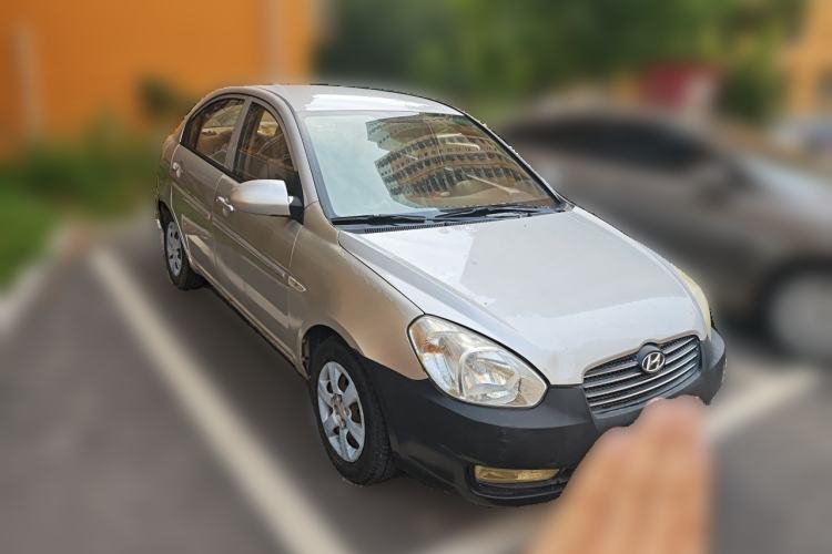 Used Hyundai Accent 2009 1.4 Manual Comfort Navigation Version Front Right 45 Deg