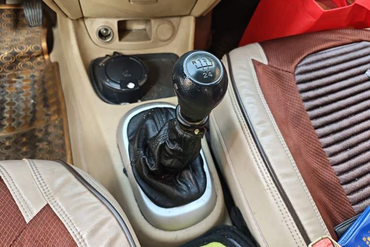 Used Hyundai Accent 2009 1.4 Manual Comfort Navigation Version Gear Lever