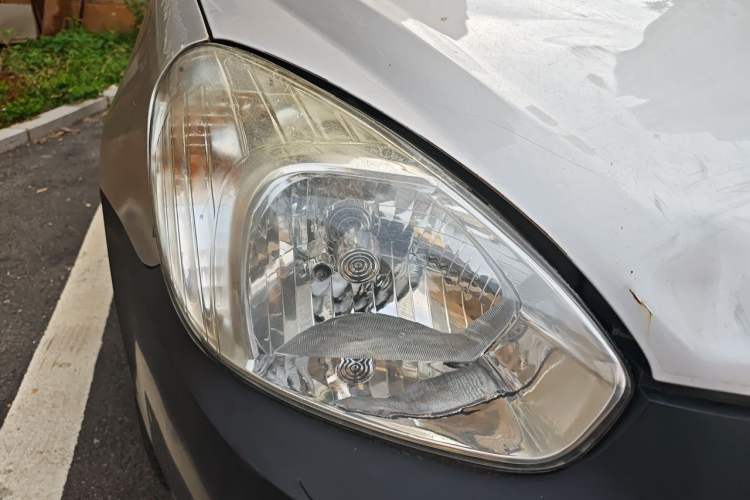 Used Hyundai Accent 2009 1.4 Manual Comfort Navigation Version Right Front Headlight
