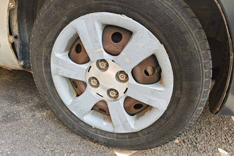 Used Hyundai Accent 2009 1.4 Manual Comfort Navigation Version Right Front Wheel Hub