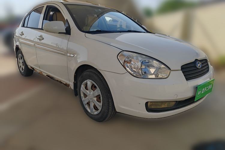 Used Hyundai Accent 2009 1.4 Manual Comfort Navigation Version Front Right 45 Deg