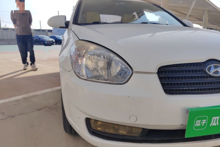 Used Hyundai Accent 2009 1.4 Manual Comfort Navigation Version Right Front Headlight
