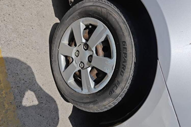 Used Hyundai Accent 2011 1.4 Manual Comfort Version Right Front Wheel Hub