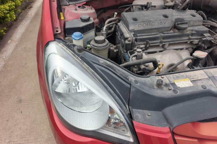 Used Hyundai Accent 2011 1.4 Manual Comfort Version Engine Bay Right