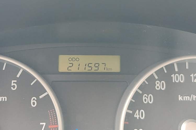 Used Hyundai Accent 2011 1.4 Manual Comfort Version Odometer Close Up