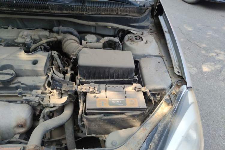 Used Hyundai Accent 2011 1.4 Manual Economy Version Engine Bay Left