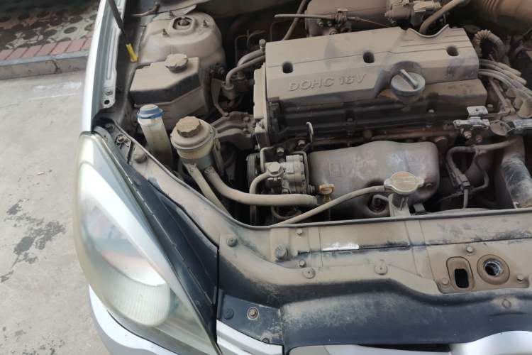 Used Hyundai Accent 2011 1.4 Manual Comfort Version Engine Bay Right