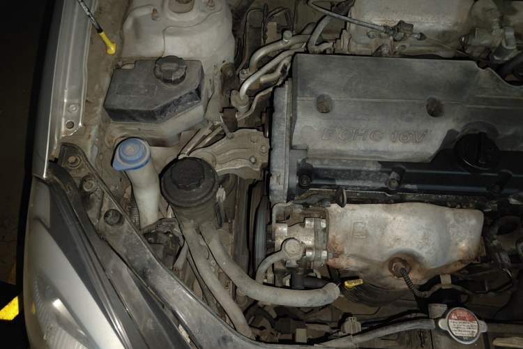 Used Hyundai Accent 2011 1.4 Manual Comfort Version Engine Bay Right