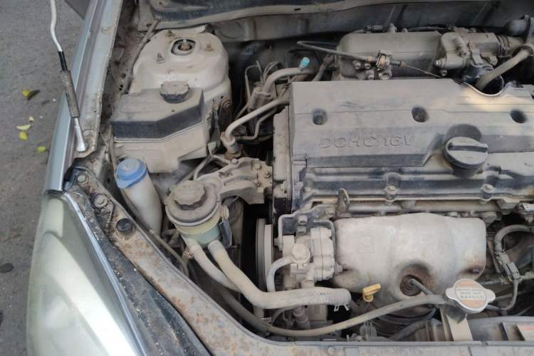 Used Hyundai Accent 2011 1.4 Manual Economy Version Engine Bay Right
