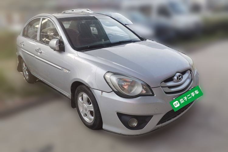 Used Hyundai Accent 2011 1.4 Manual Comfort Version Front Right 45 Deg