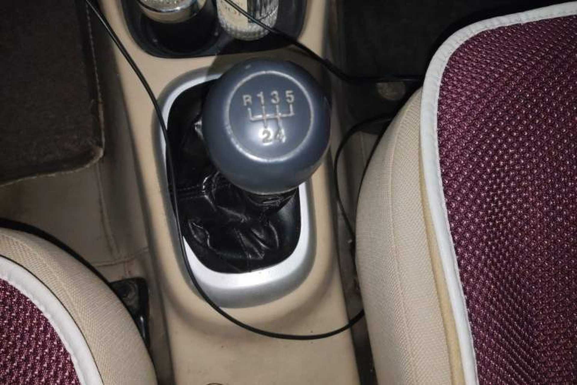 Used Hyundai Accent 2011 1.4 Manual Comfort Version Gear Lever
