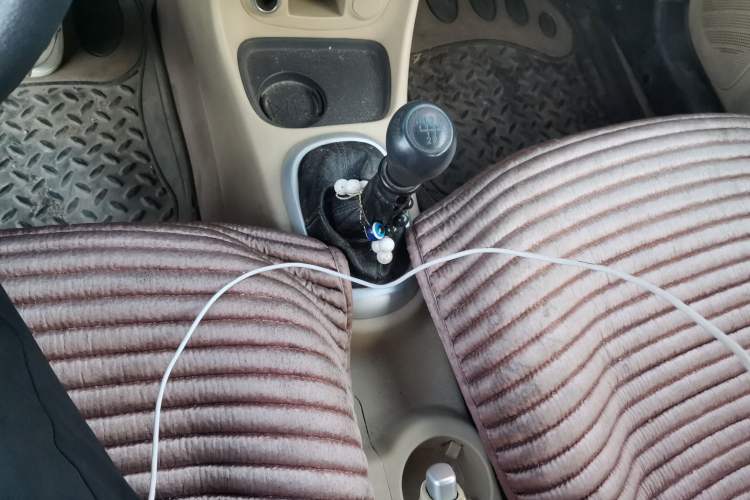 Used Hyundai Accent 2011 1.4 Manual Comfort Version Gear Lever
