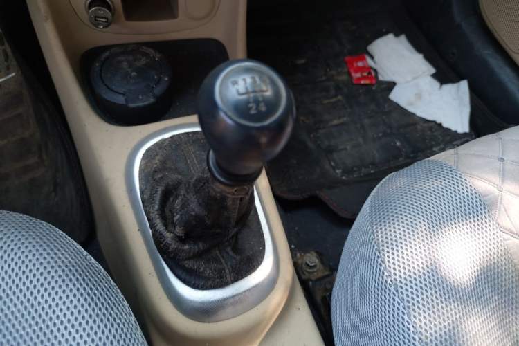 Used Hyundai Accent 2011 1.4 Manual Economy Version Gear Lever
