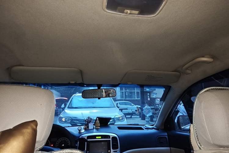 Used Hyundai Accent 2011 1.4 Automatic Comfort Model Headliner