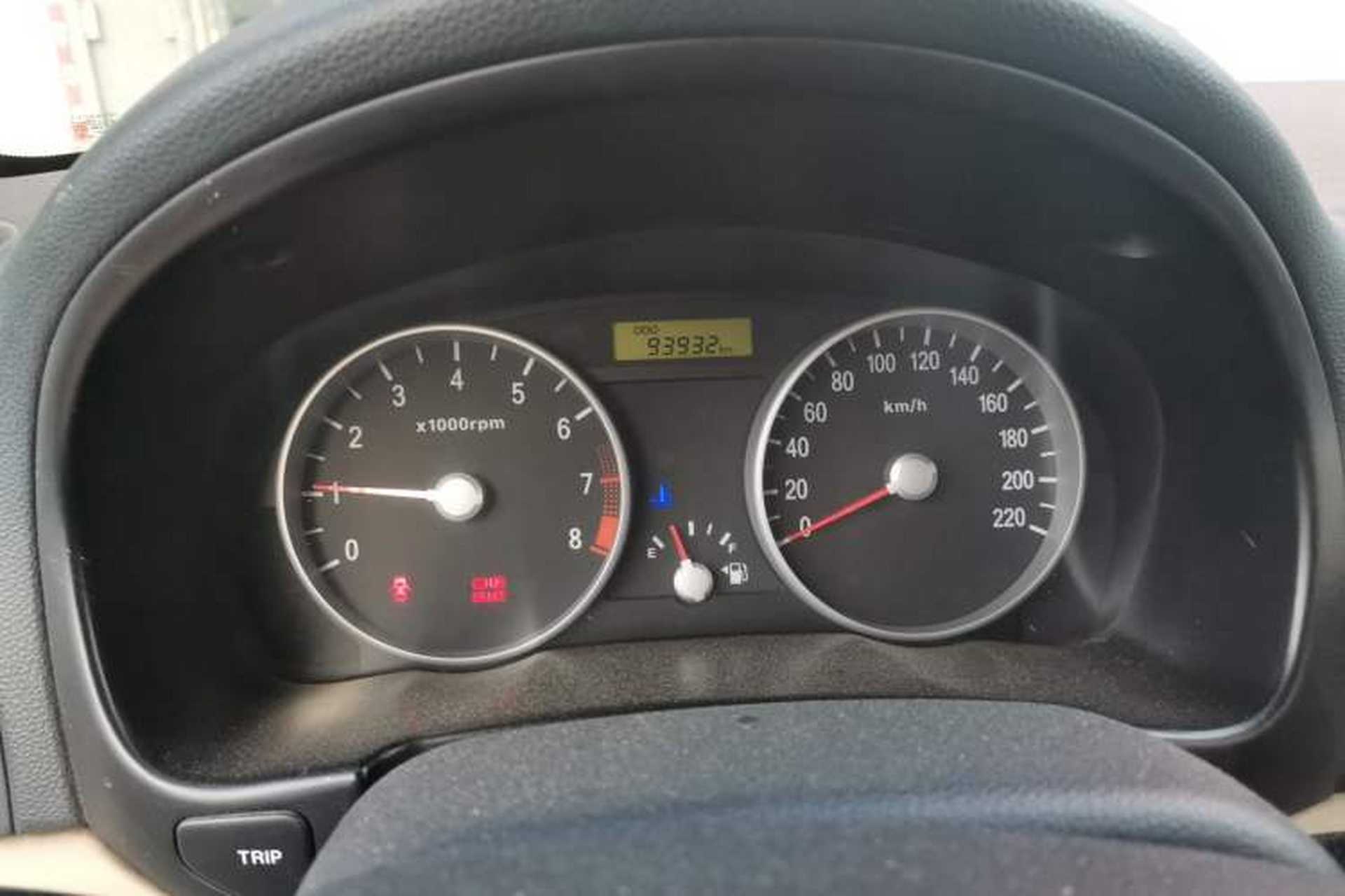 Used Hyundai Accent 2011 1.4 Manual Comfort Version Odometer Close Up