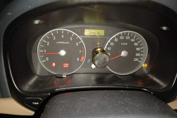 Used Hyundai Accent 2011 1.4 Manual Comfort Version Odometer Close Up