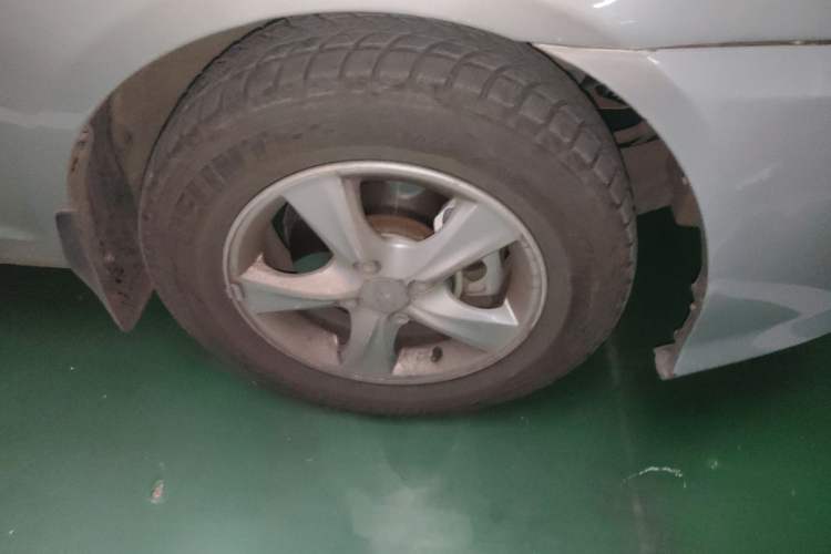 Used Hyundai Accent 2011 1.4 Manual Comfort Version Right Front Wheel Hub