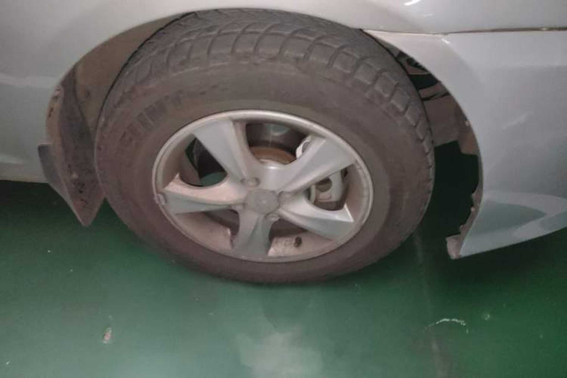 Used Hyundai Accent 2011 1.4 Manual Comfort Version Right Front Wheel Hub