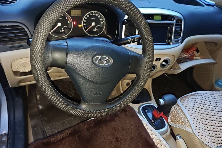 Used Hyundai Accent 2011 1.4 Automatic Comfort Model Steering Wheel