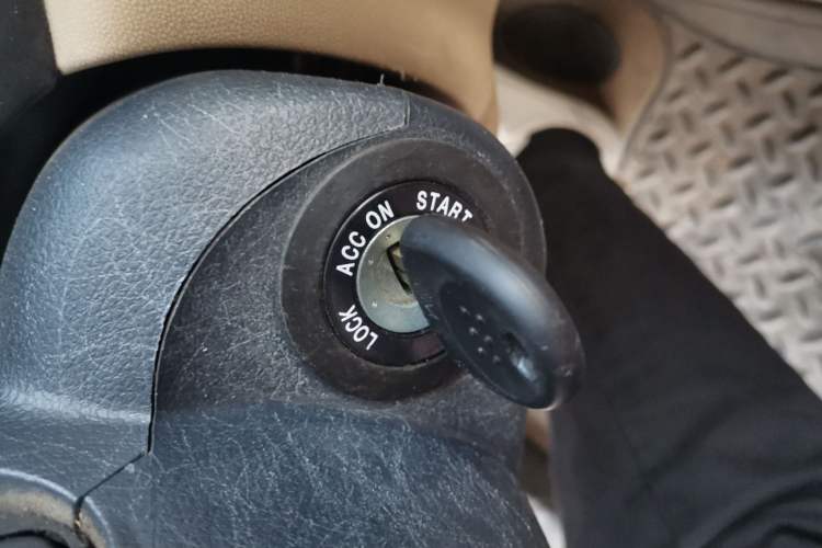 Used Hyundai Accent 2011 1.4 Manual Comfort Version Vehicle Key