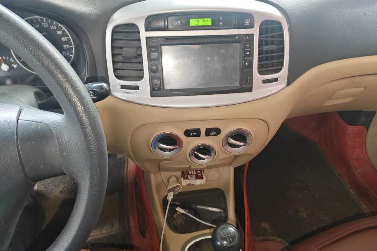 Used Hyundai Accent 2011 1.4 Manual Comfort Version Audio And AC Panel