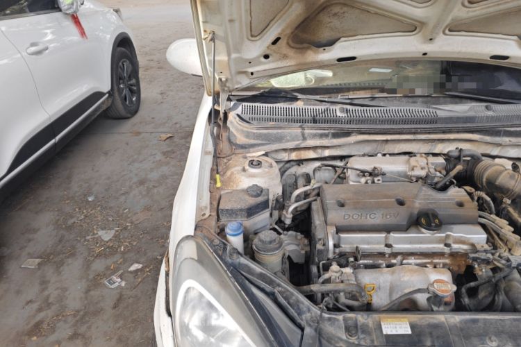 Used Hyundai Accent 2011 1.4 Manual Comfort Version Engine Bay Right