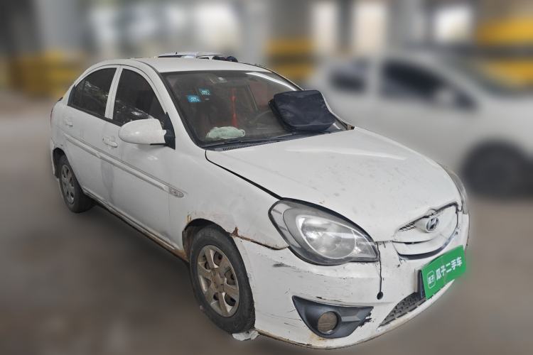 Used Hyundai Accent 2011 1.4 Manual Comfort Version Front Right 45 Deg