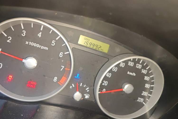 Used Hyundai Accent 2011 1.4 Manual Comfort Version Odometer Close Up