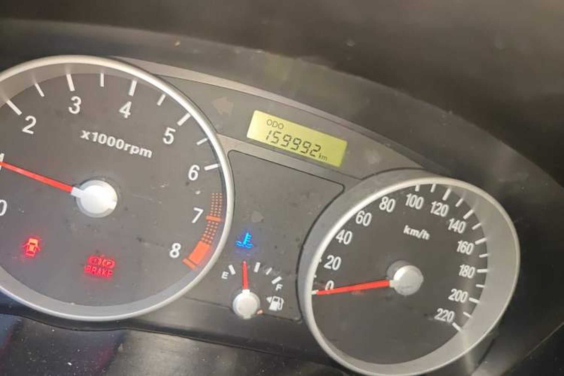 Used Hyundai Accent 2011 1.4 Manual Comfort Version Odometer Close Up