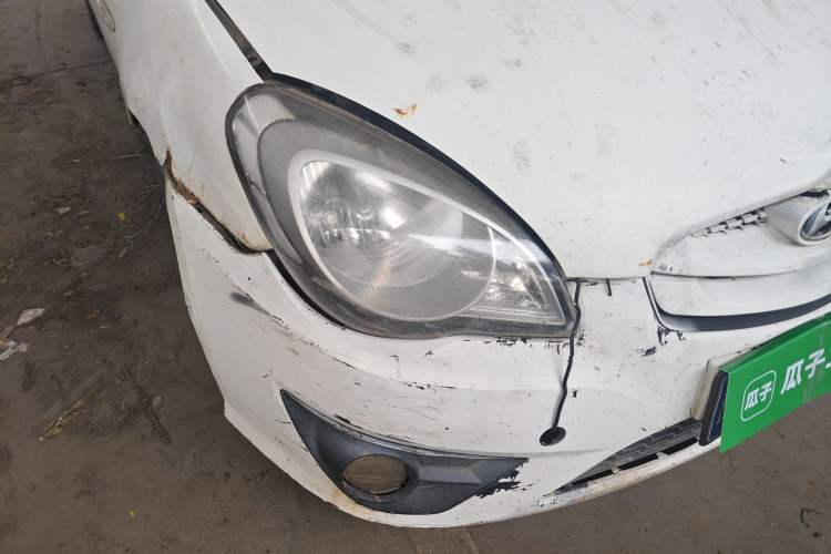 Used Hyundai Accent 2011 1.4 Manual Comfort Version Right Front Headlight