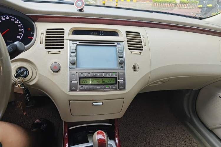 Used Hyundai Azera 2006 2.7 Top-Tier Version Audio And AC Panel