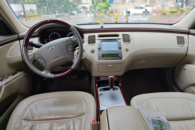 Used Hyundai Azera 2006 2.7 Top-Tier Version Center Console