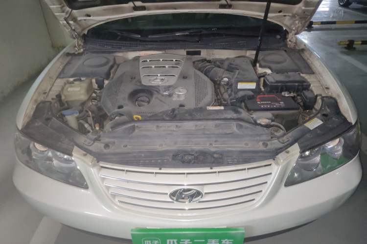 Used Hyundai Azera 2006 3.3 Top-of-the-Line Version Engine Bay