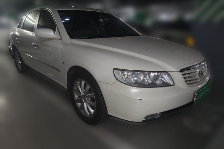 Used Hyundai Azera 2006 3.3 Top-of-the-Line Version Front Right 45 Deg