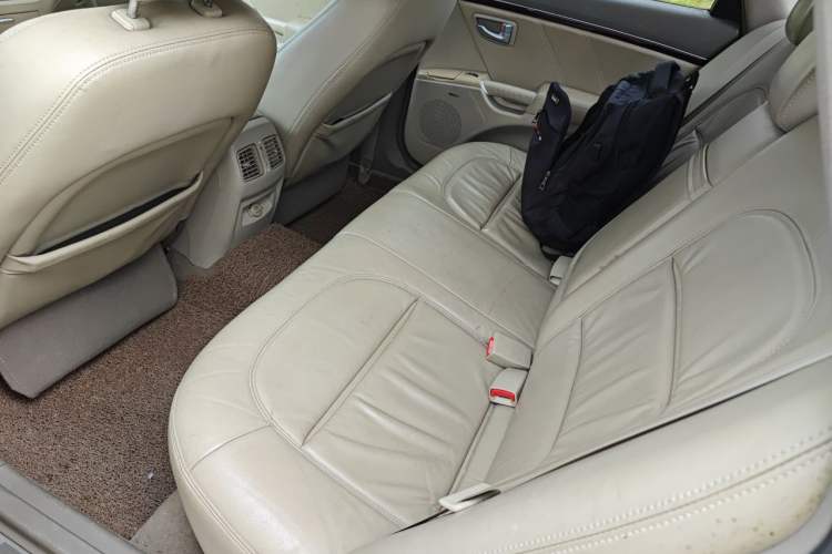 Used Hyundai Azera 2006 2.7 Top-Tier Version Left Rear Seat