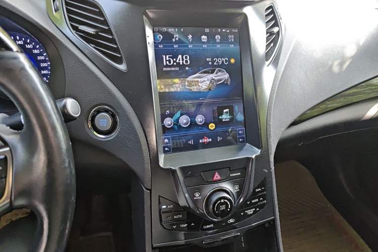 Used Hyundai Azera 2011 3.0L Flagship Edition Audio And AC Panel