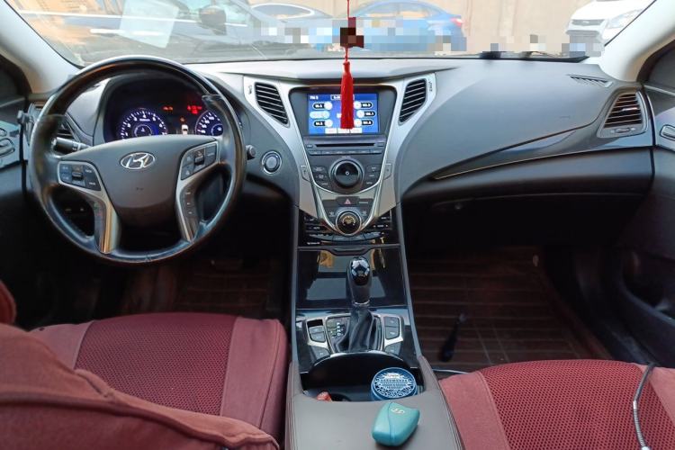 Used Hyundai Azera 2011 2.4L Flagship Edition Center Console